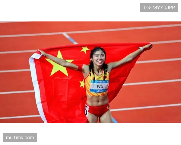 吴艳妮赛前喝冰美式像打卡上班，网友：这姐是田径圈刘亦菲还是自律狂魔？